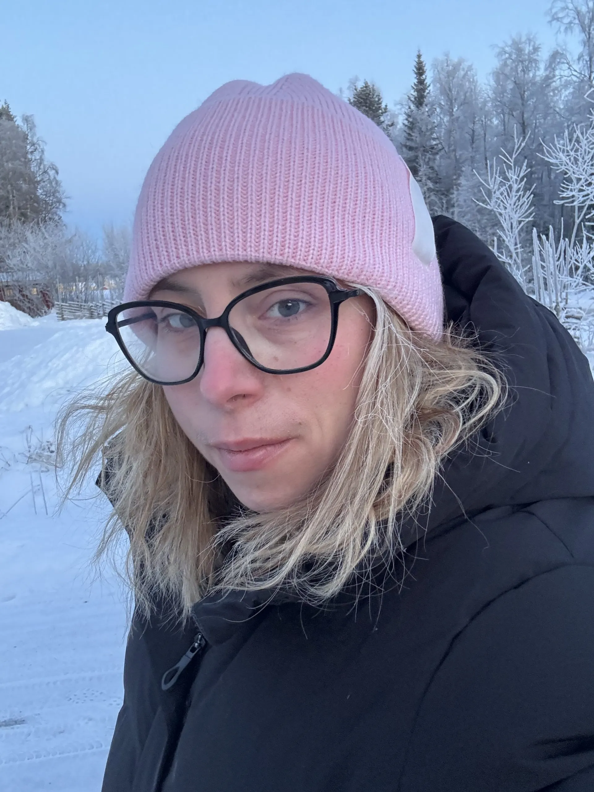 Sara Laine utomhus en vinterdag